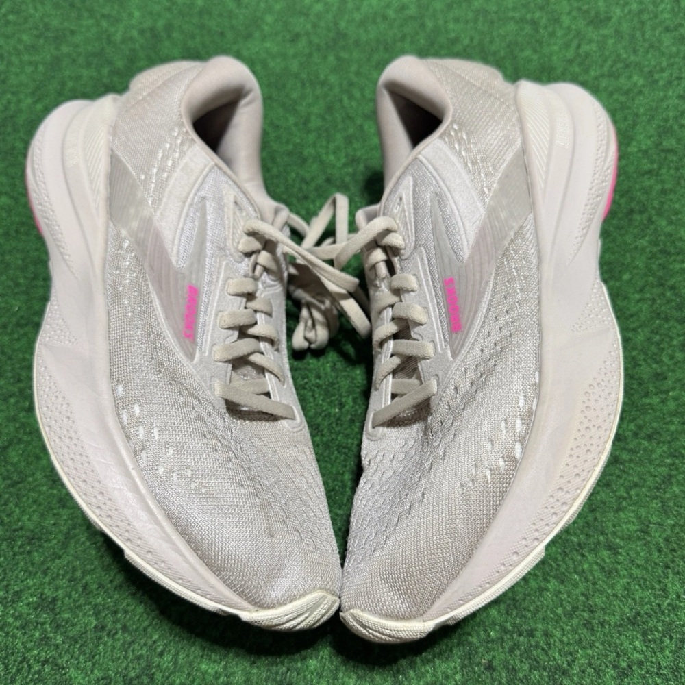 Brooks Adrenaline GTS 24 Shoes Womens 8.5 Chateau Grey Coconut Pink Road Jogging